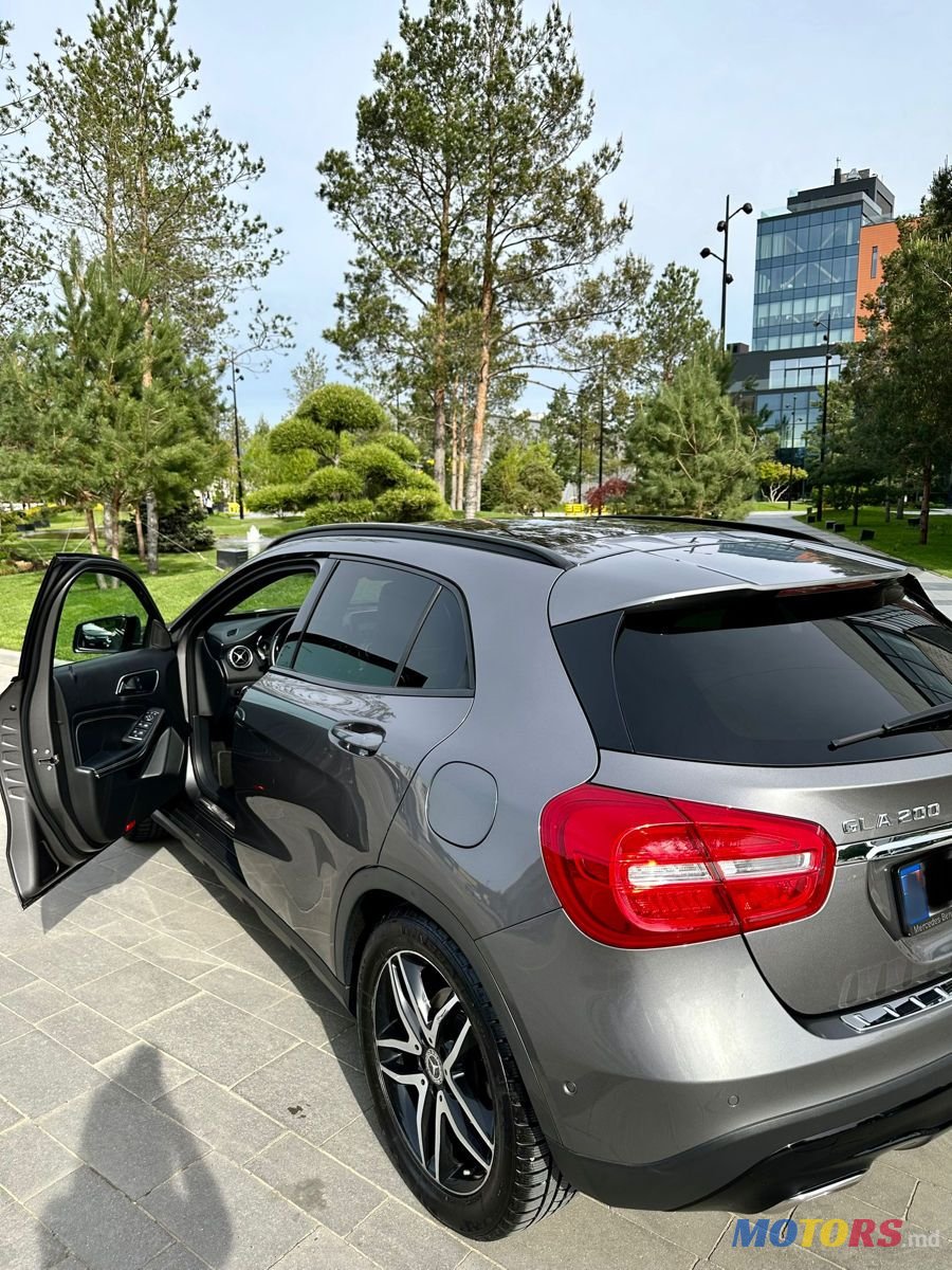2015' Mercedes-Benz GLA photo #4