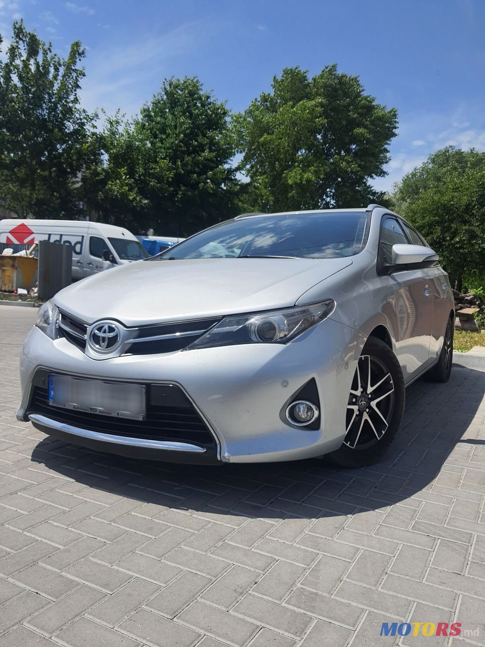 2015' Toyota Auris photo #2
