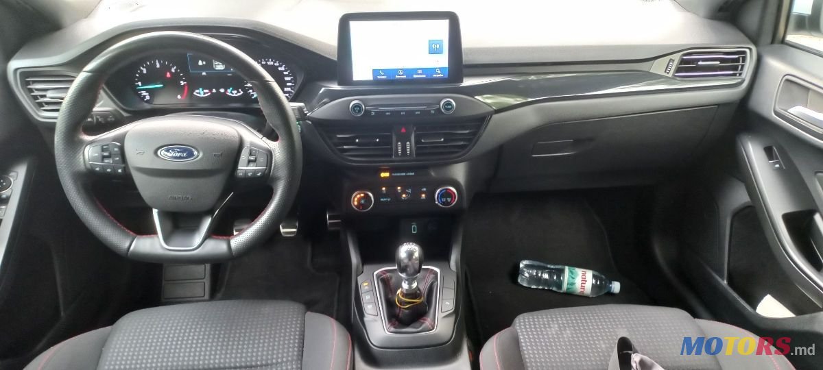 2020' Ford Focus photo #6