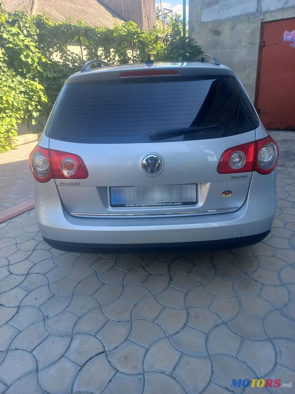 2009' Volkswagen Passat photo #4