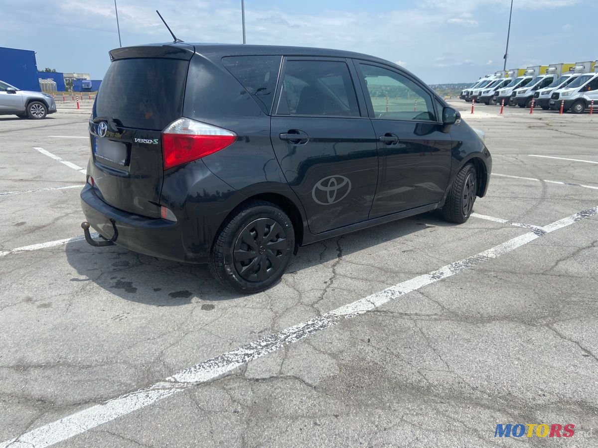 2011' Toyota Verso S photo #4