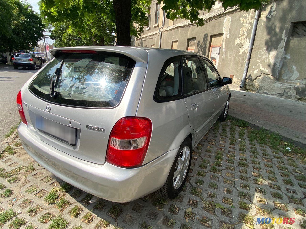 2001' Mazda 323 photo #4