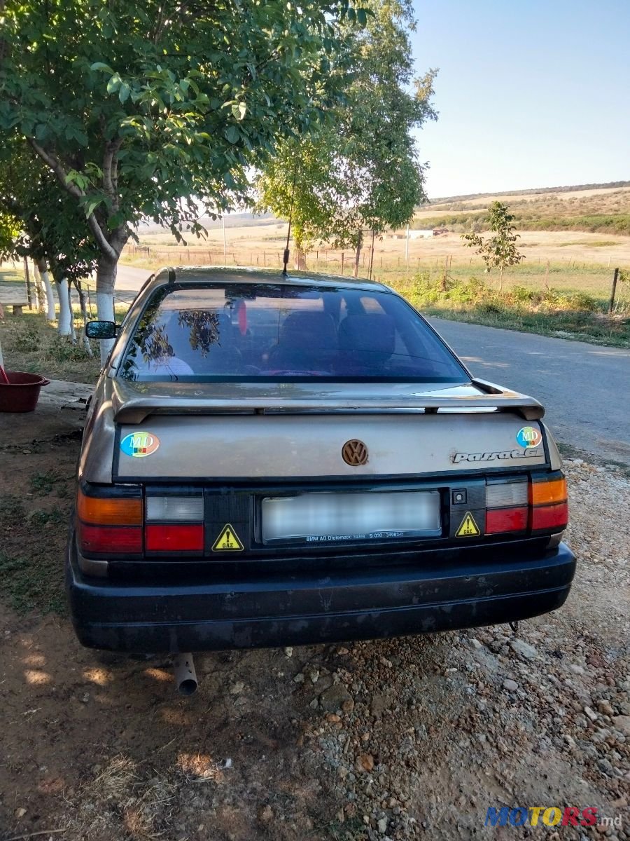 1990' Volkswagen Passat photo #2
