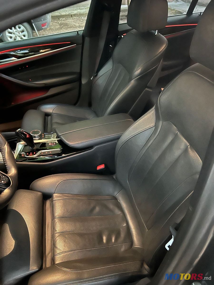 2017' BMW 5 Series photo #4