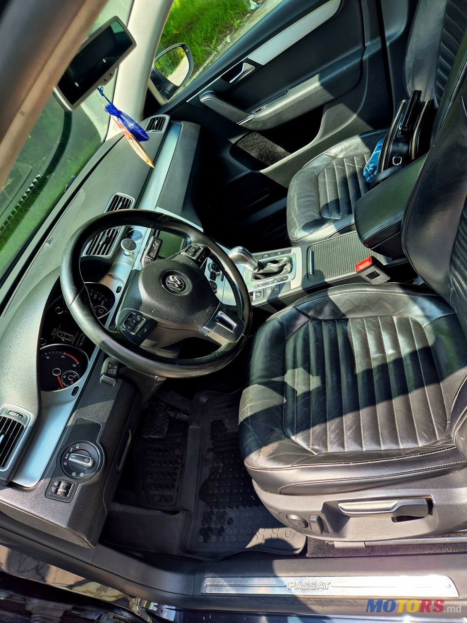 2012' Volkswagen Passat photo #5