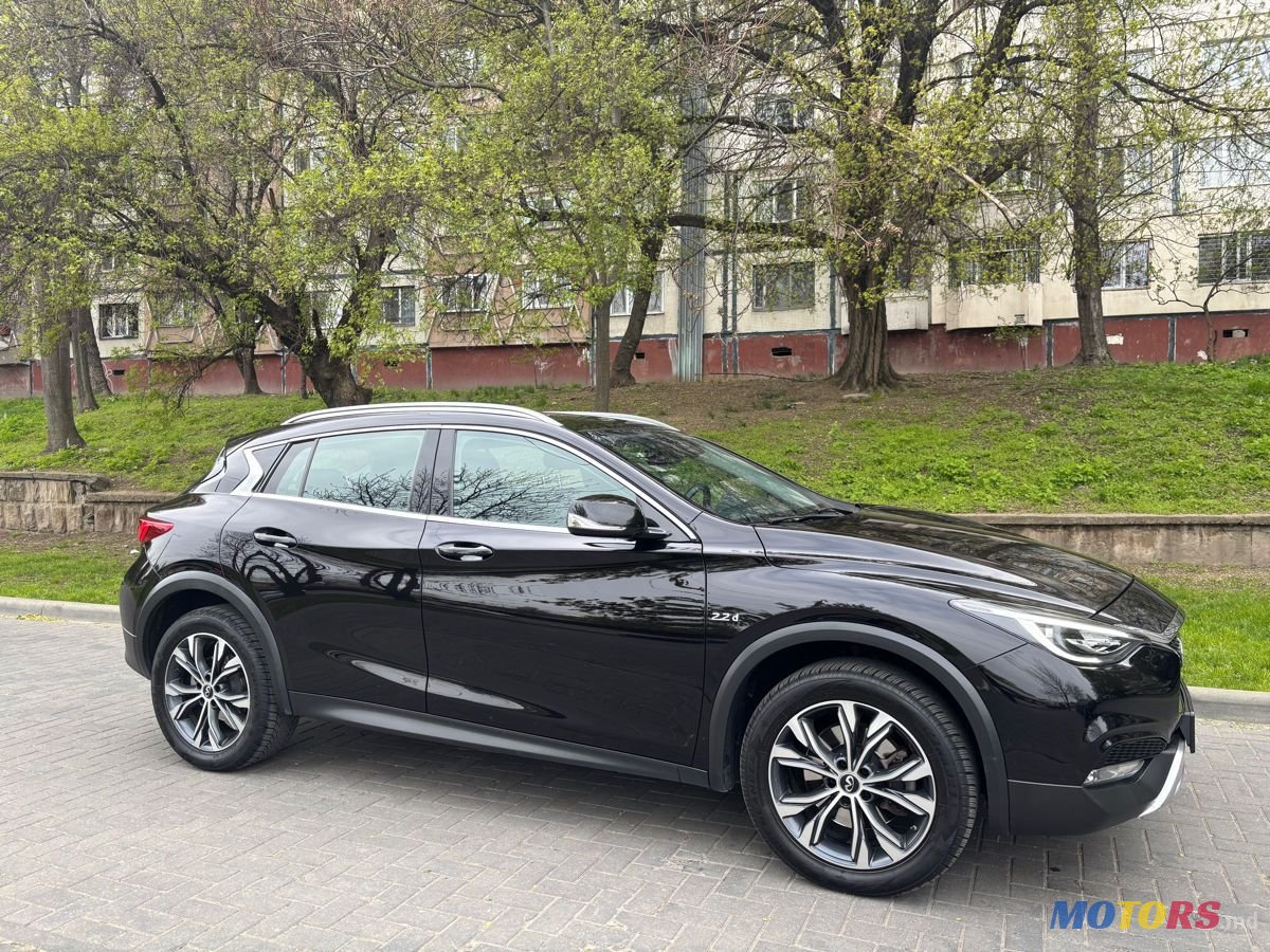 2017' Infiniti QX30 photo #1