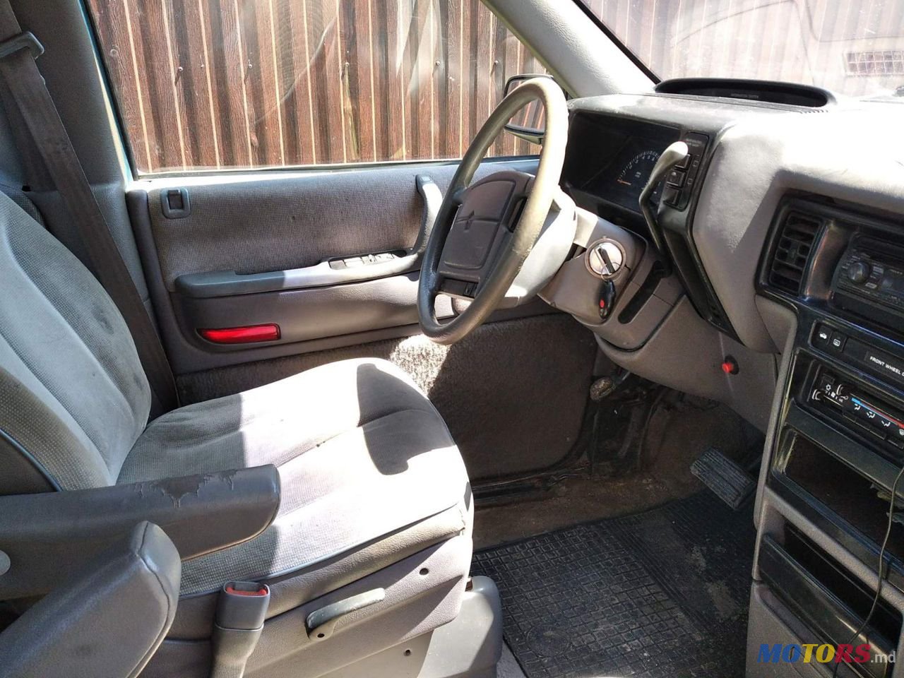 1992' Dodge Caravan photo #4