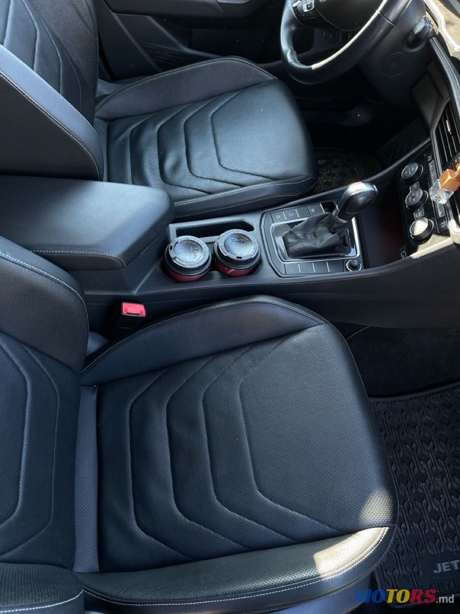 2018' Volkswagen Jetta photo #5