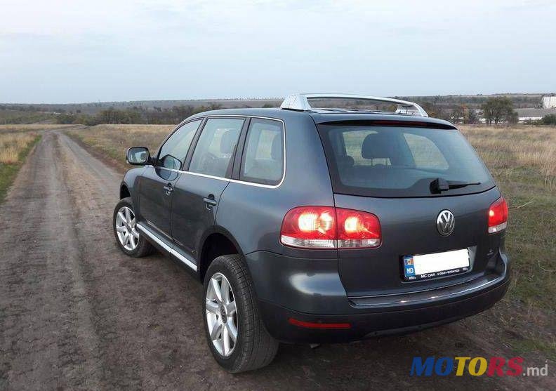 2003' Volkswagen Touareg photo #1