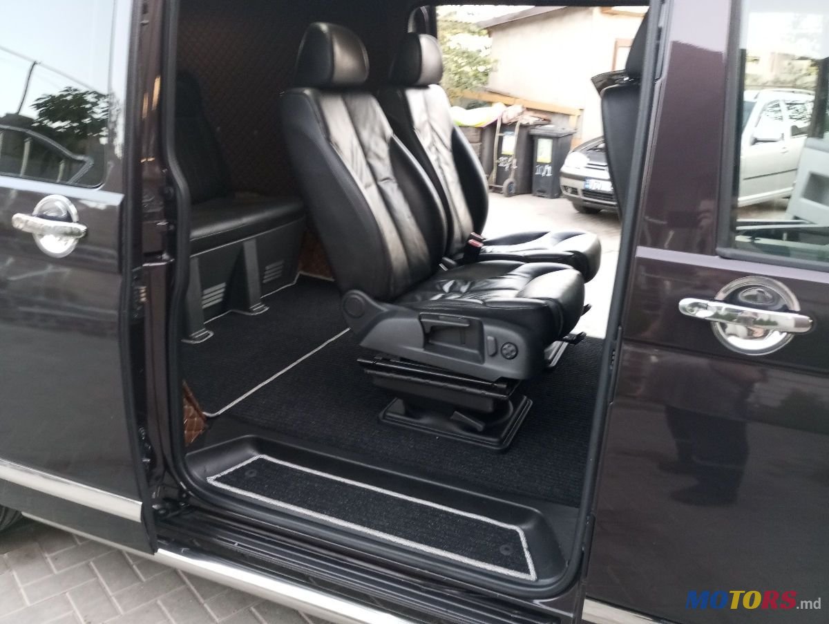 2014' Volkswagen Transporter photo #5