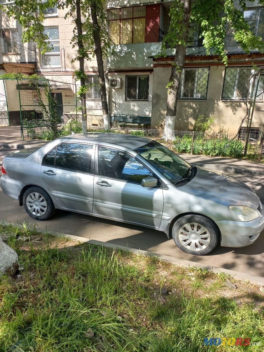 2005' Mitsubishi Lancer photo #3