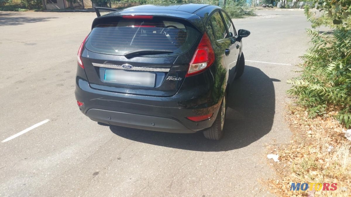 2015' Ford Fiesta photo #3