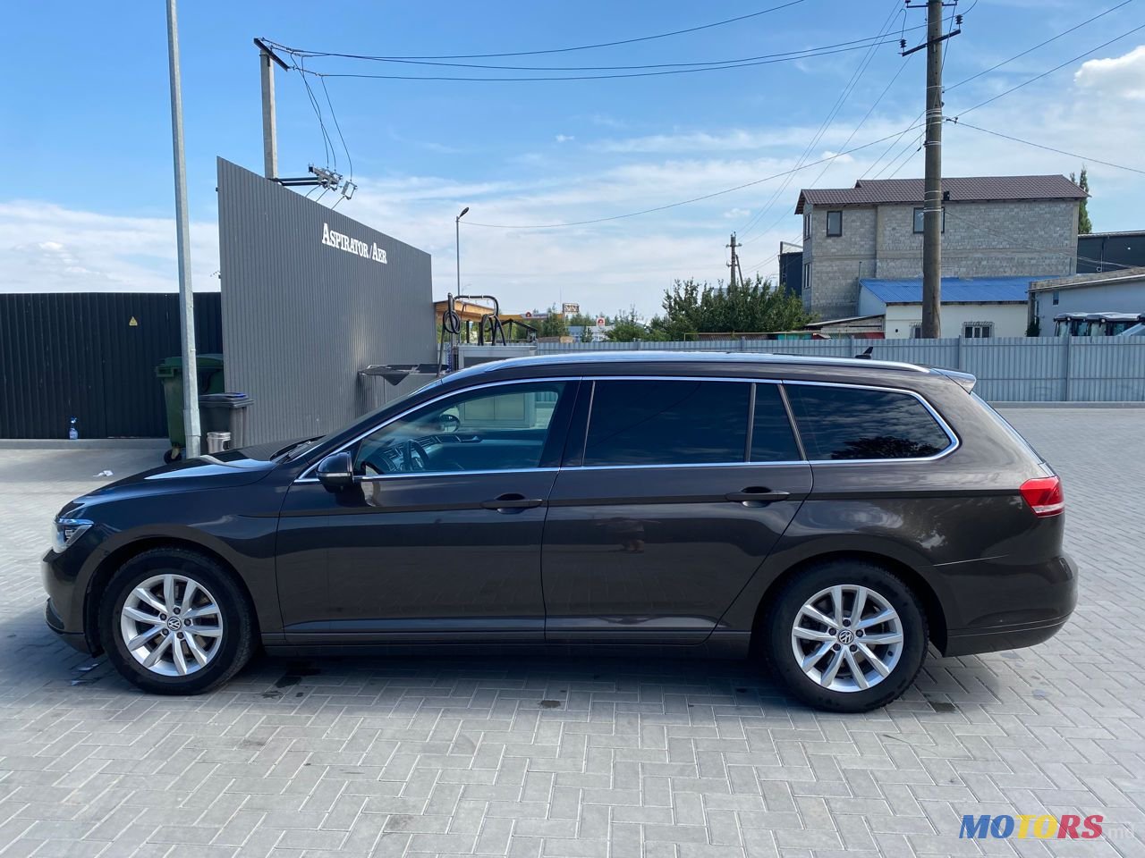 2015' Volkswagen Passat photo #3