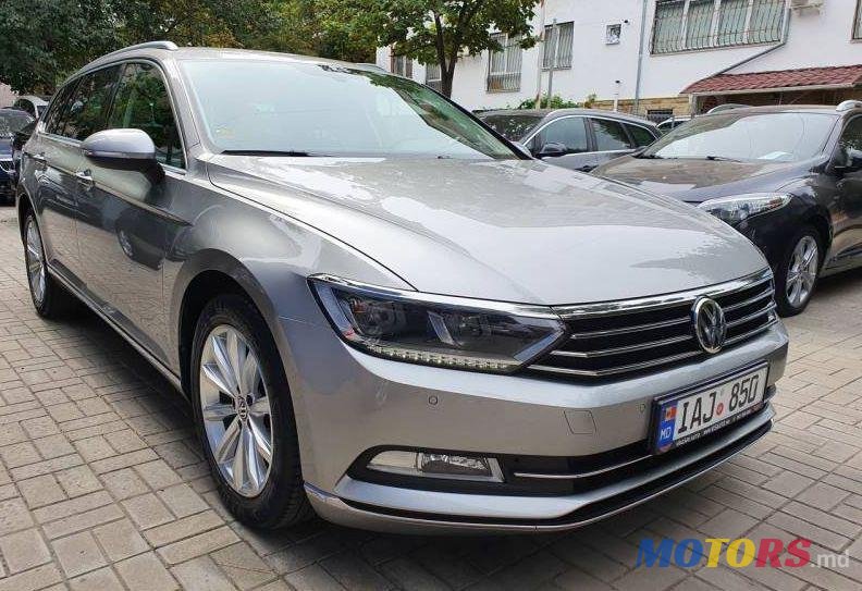 2015' Volkswagen Passat photo #2