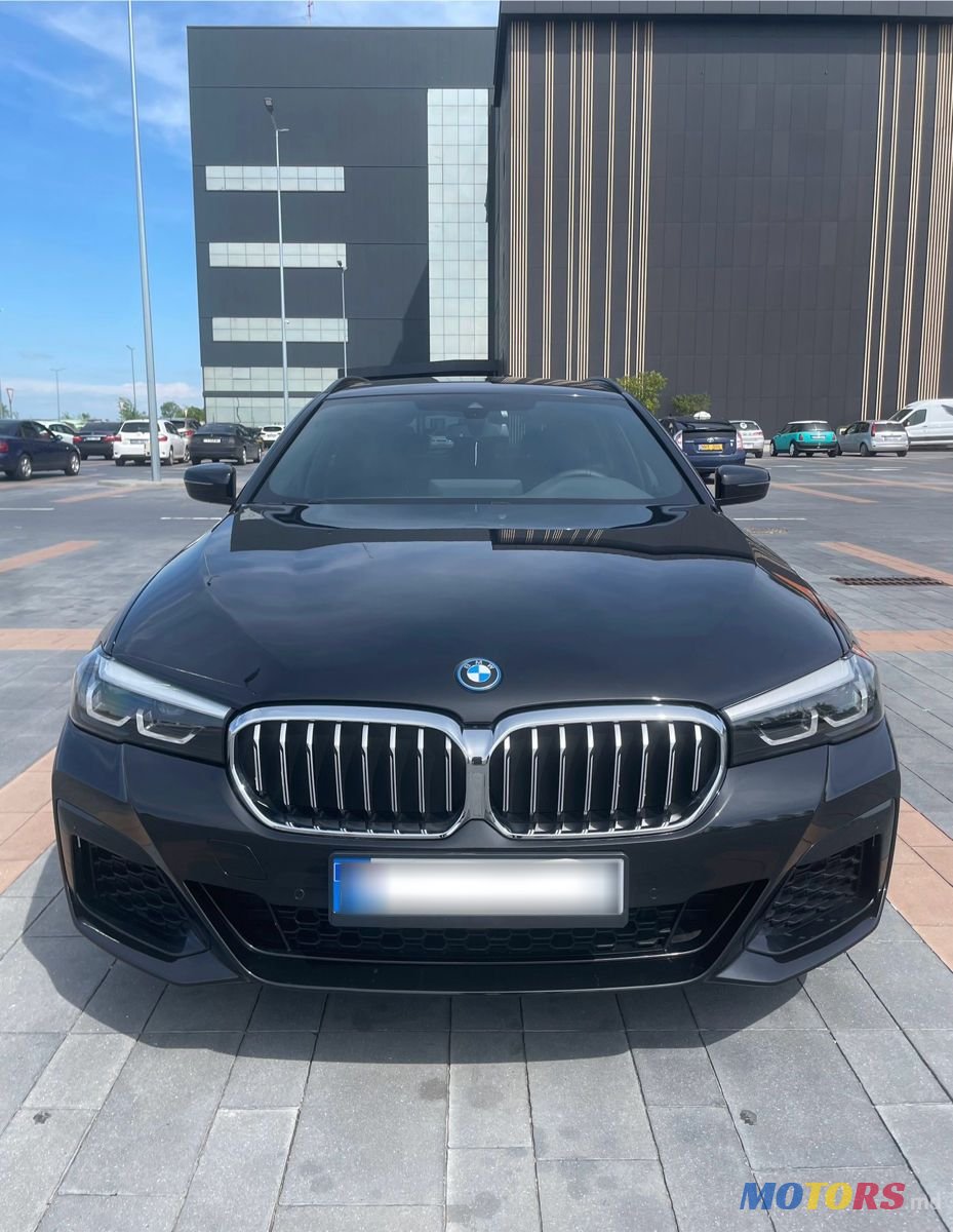 2022' BMW 5 Series photo #2
