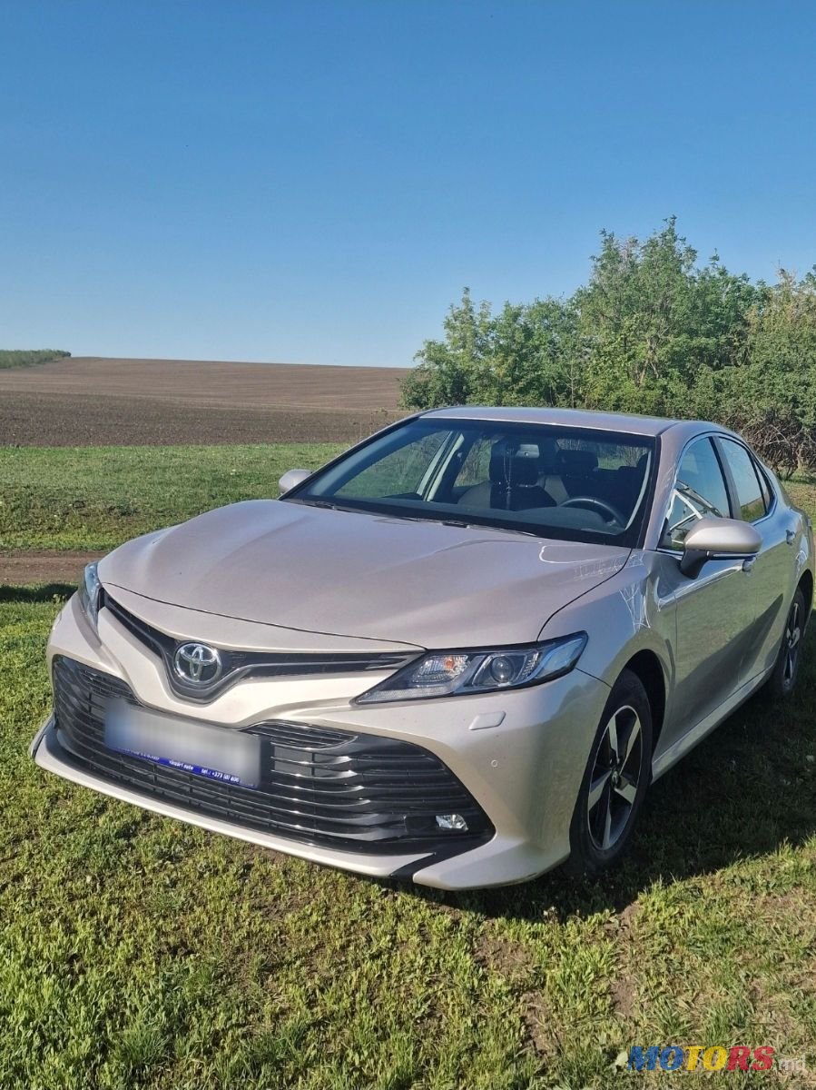 2018' Toyota Camry photo #2