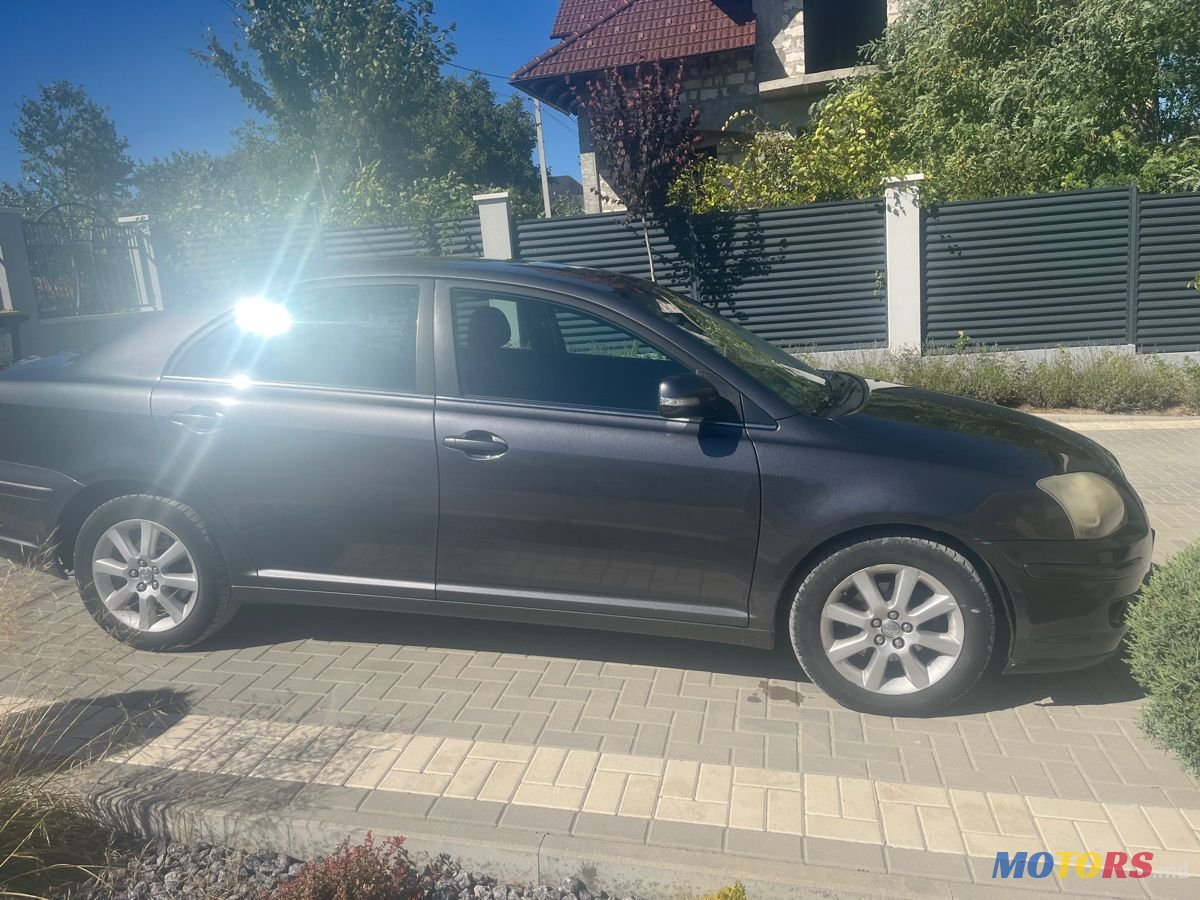 2006' Toyota Avensis photo #2