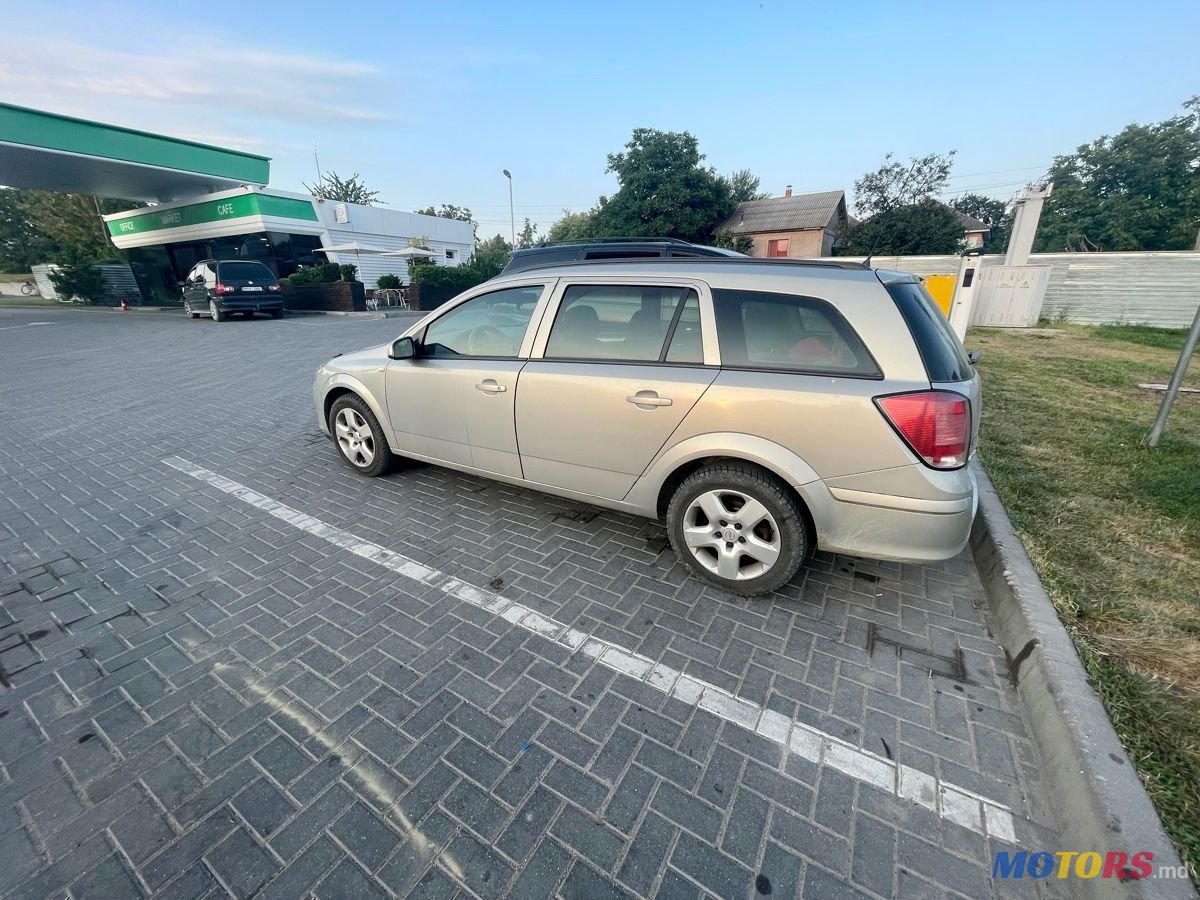 2006' Opel Astra photo #1