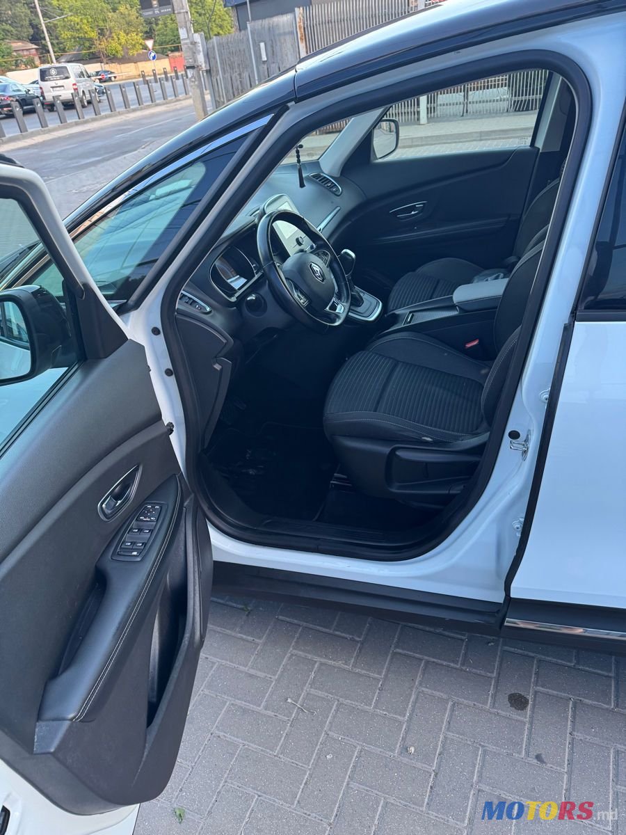 2017' Renault Scenic photo #6