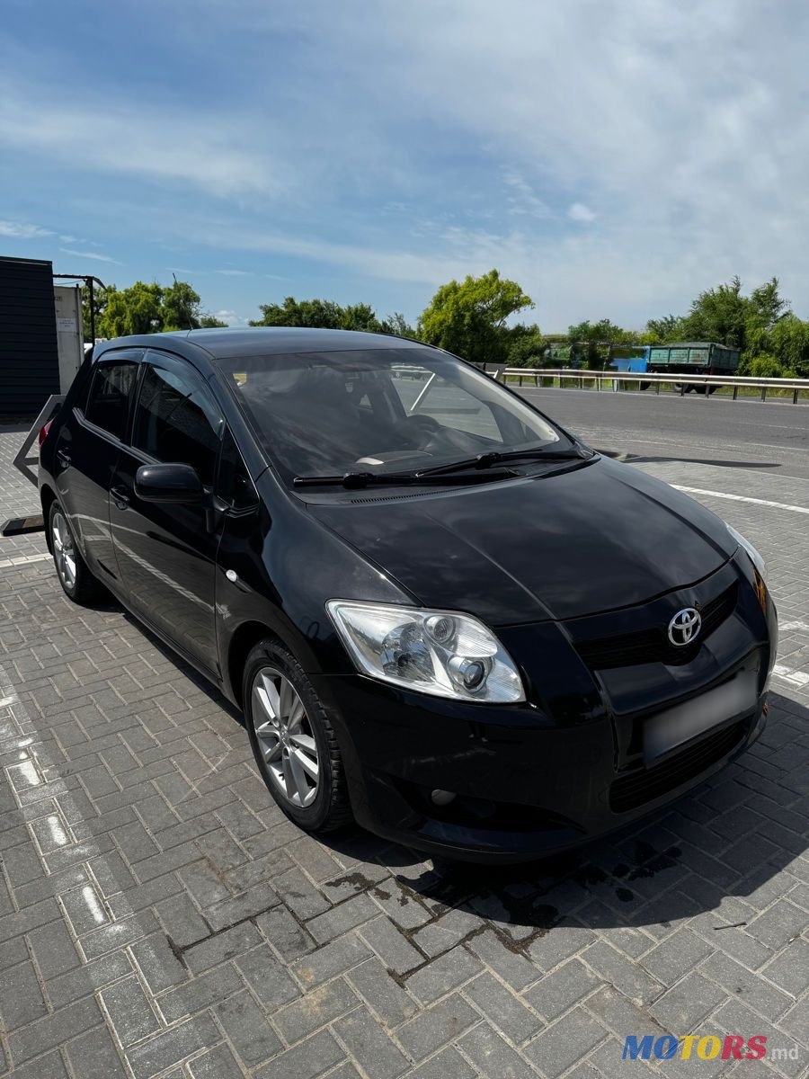 2008' Toyota Auris photo #1