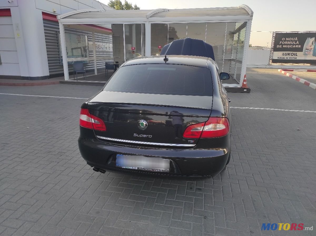 2011' Skoda Superb photo #2