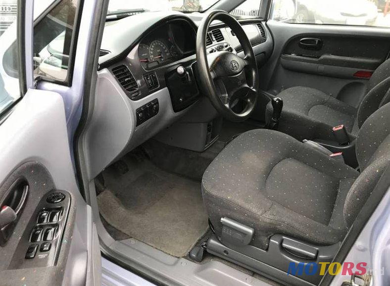 2001' Hyundai Trajet photo #4