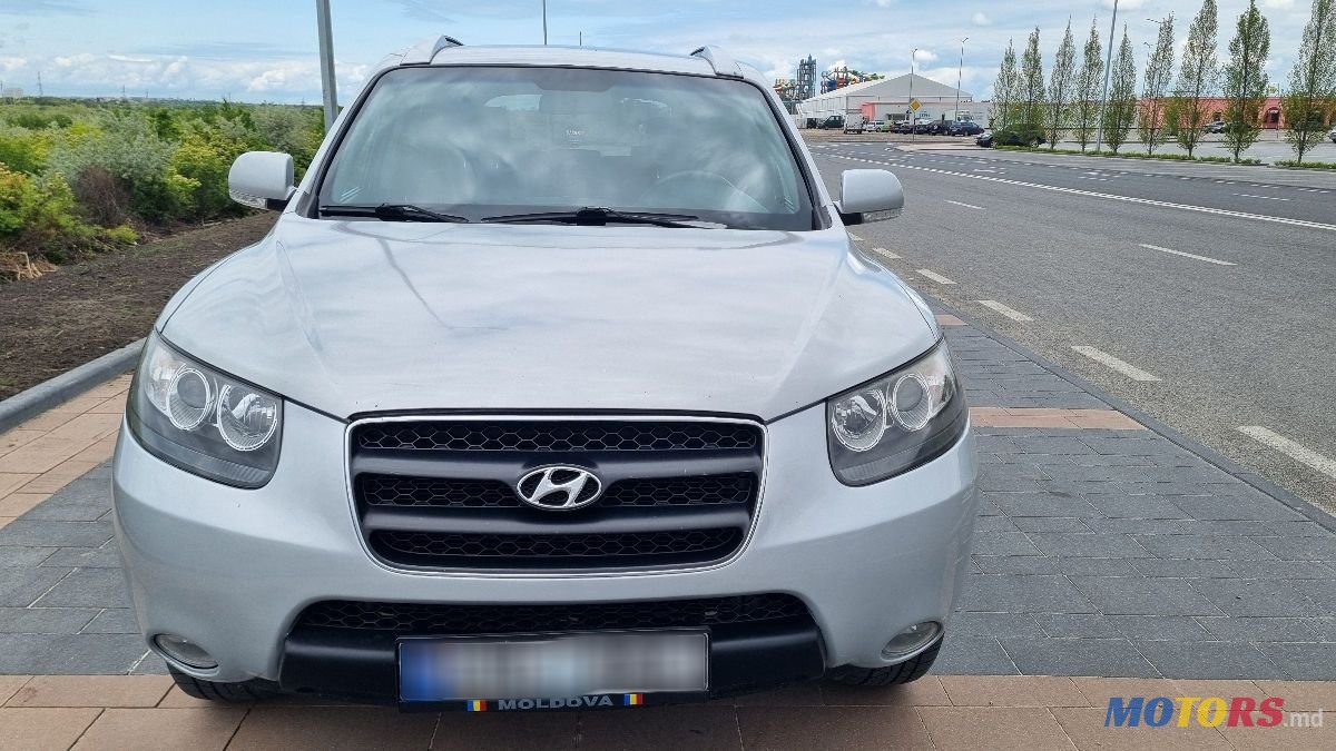 2009' Hyundai Santa Fe photo #2