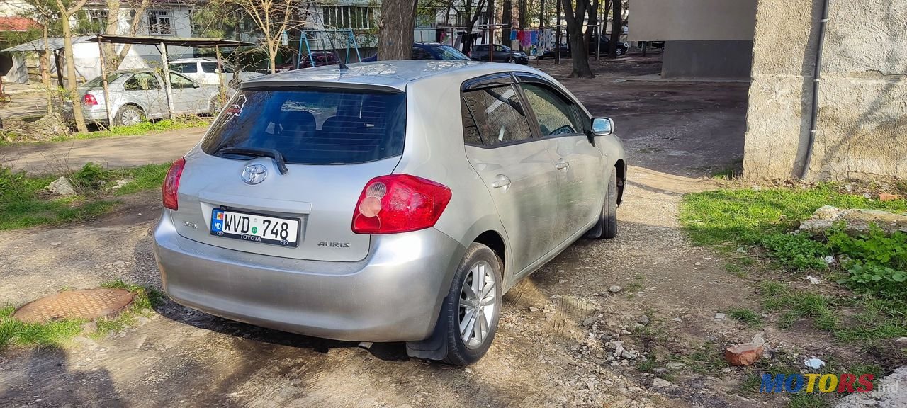 2009' Toyota Auris photo #3