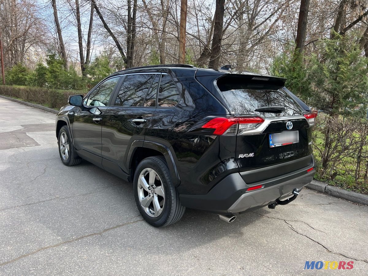 2020' Toyota RAV4 photo #4