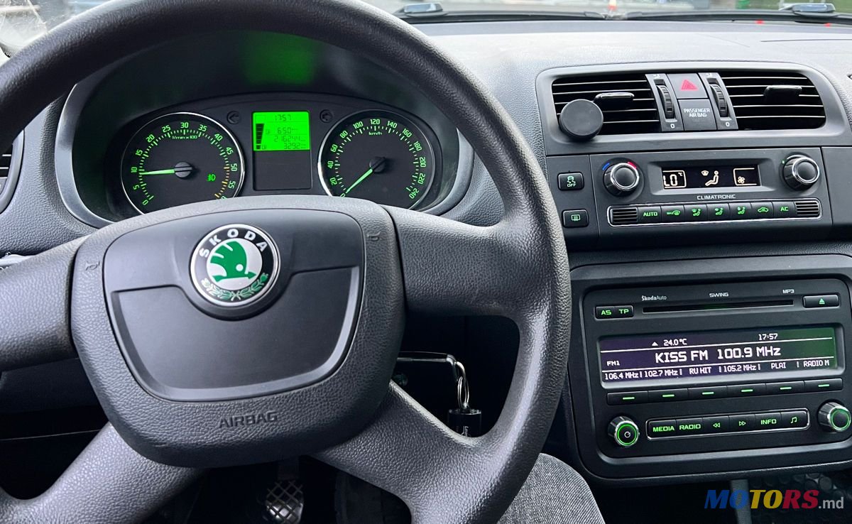 2011' Skoda Fabia photo #5