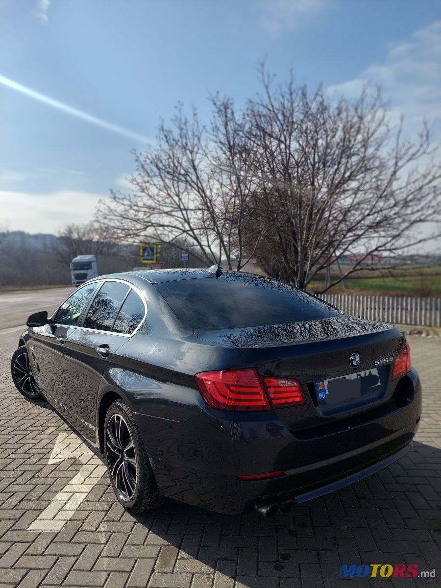 2013' BMW 5 Series photo #3