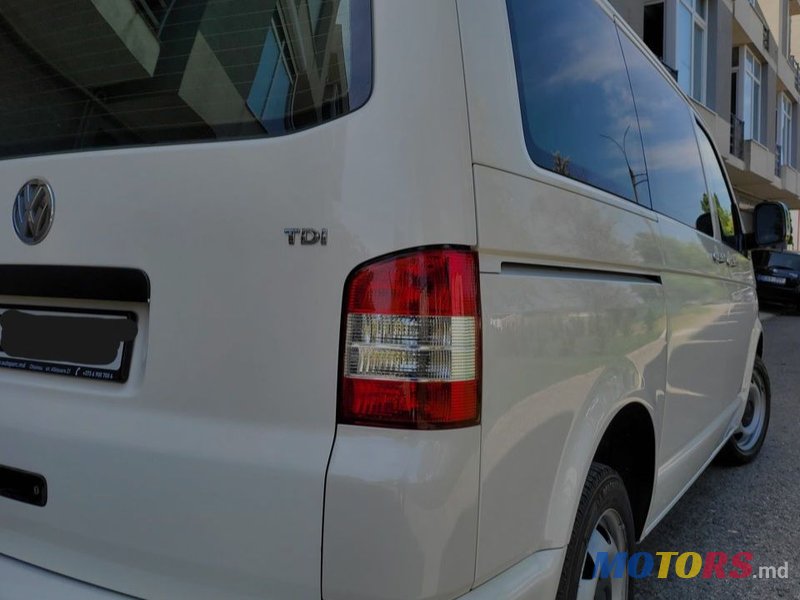 2010' Volkswagen Transporter photo #6