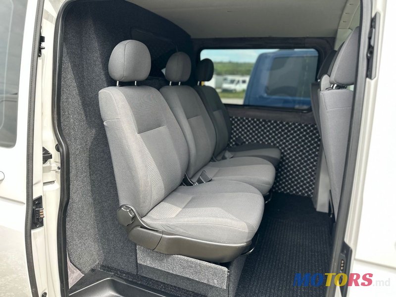 2014' Volkswagen Transporter photo #6