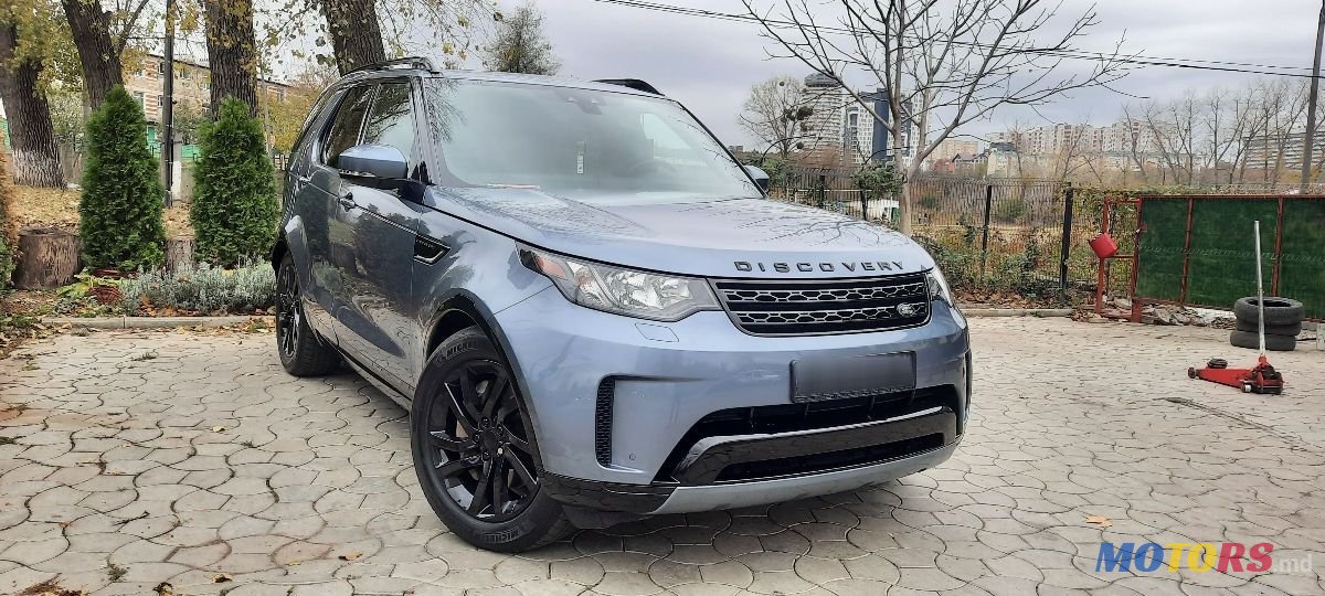 2018' Land Rover Discovery photo #5
