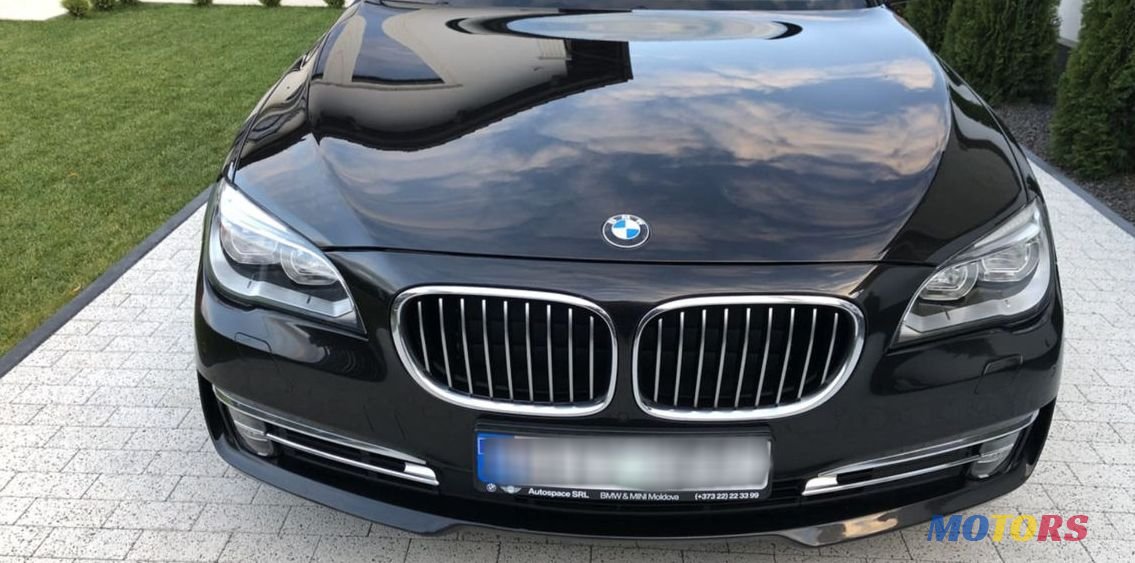 2012' BMW 7 Series photo #2