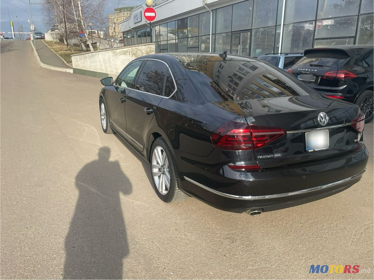 2017' Volkswagen Passat photo #4