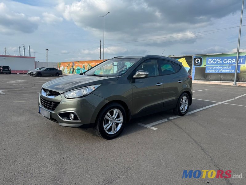 2010' Hyundai Tucson photo #2
