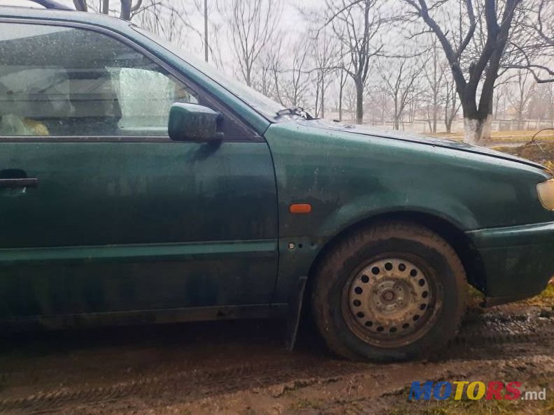 1995' Volkswagen Passat photo #1