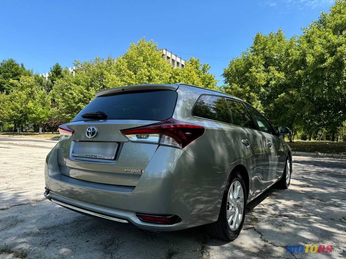 2017' Toyota Auris photo #3