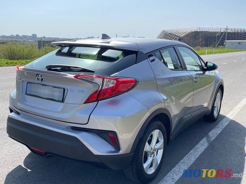 2018' Toyota C-HR photo #3
