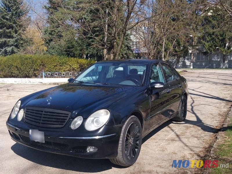 2005' Mercedes-Benz E-Class photo #2