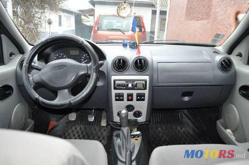 2007' Dacia Logan photo #3