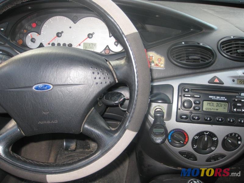 2000' Ford Focus photo #4