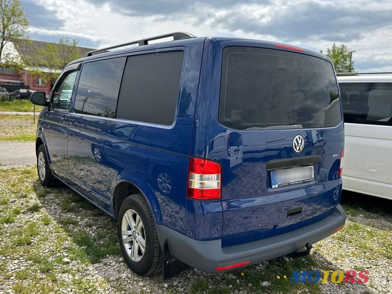 2013' Volkswagen Transporter photo #3