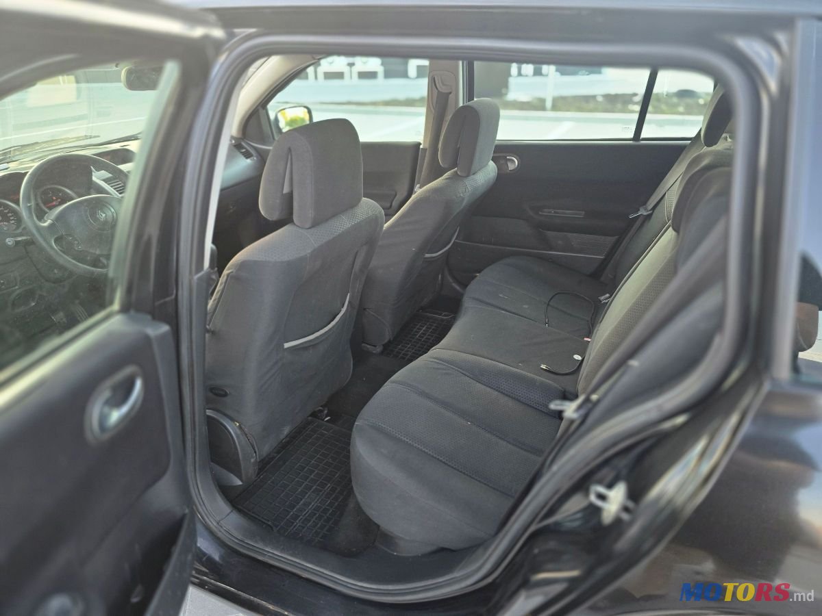 2004' Renault Megane photo #6
