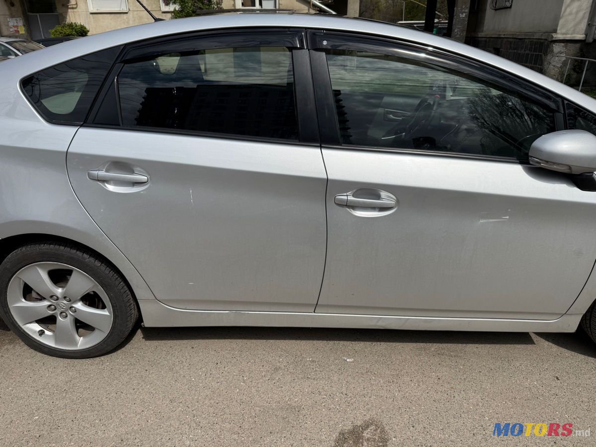 2010' Toyota Prius photo #3