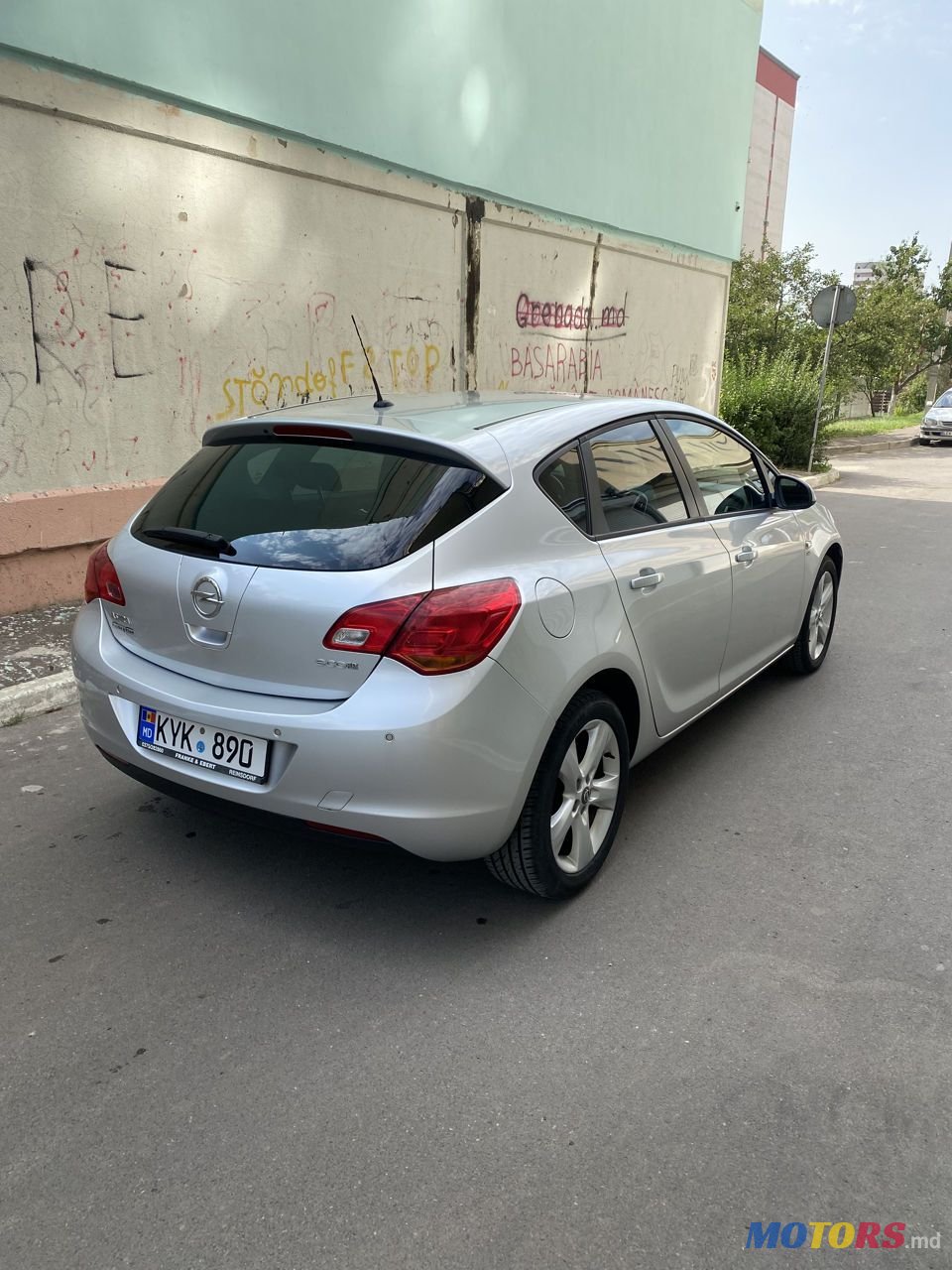 2012' Opel Astra photo #5