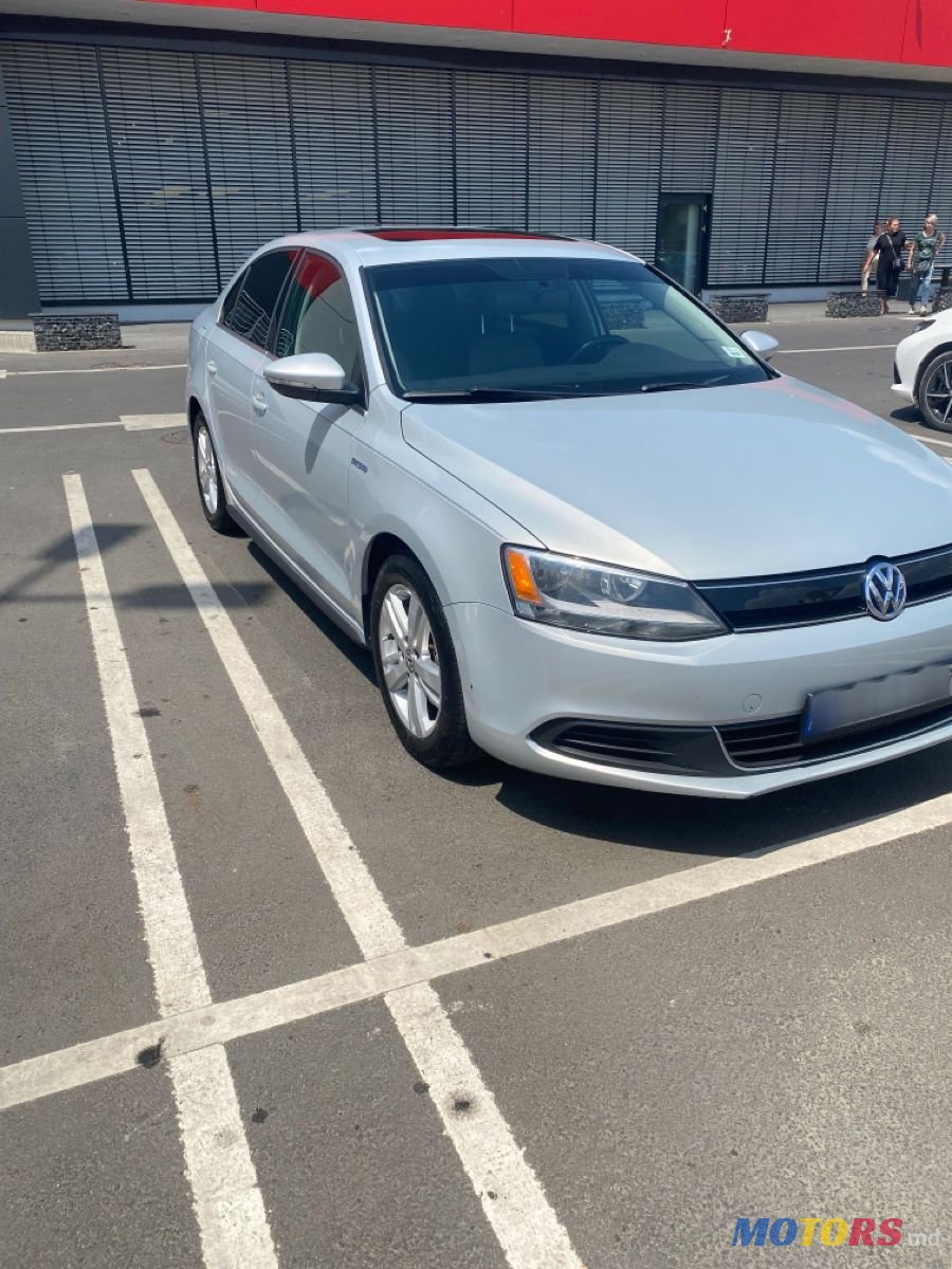 2012' Volkswagen Jetta photo #3