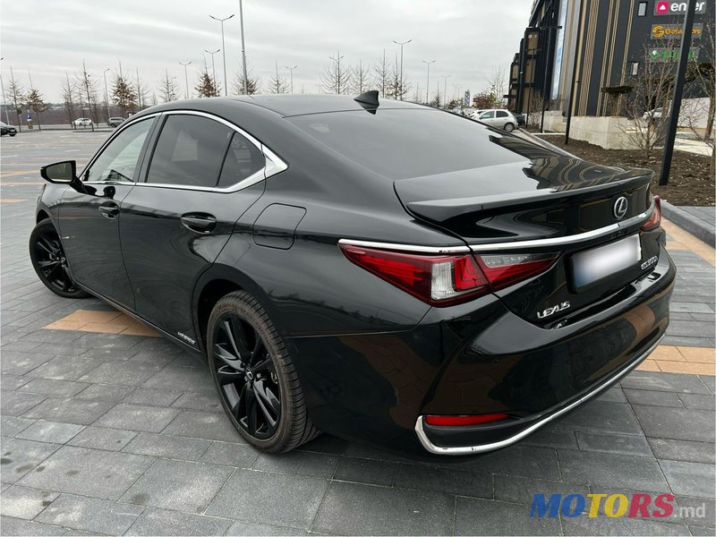 2019' Lexus Es Series photo #4