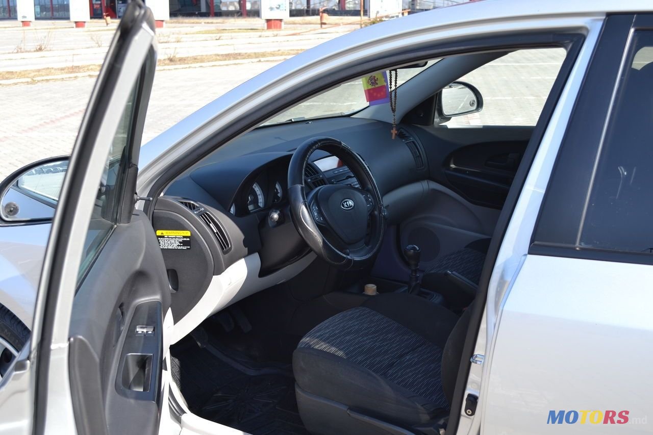 2007' Kia Ceed photo #2